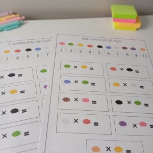 atividade de multiplicação com nuvens coloridas