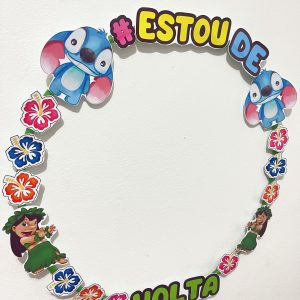 bambolê colorido com personagens